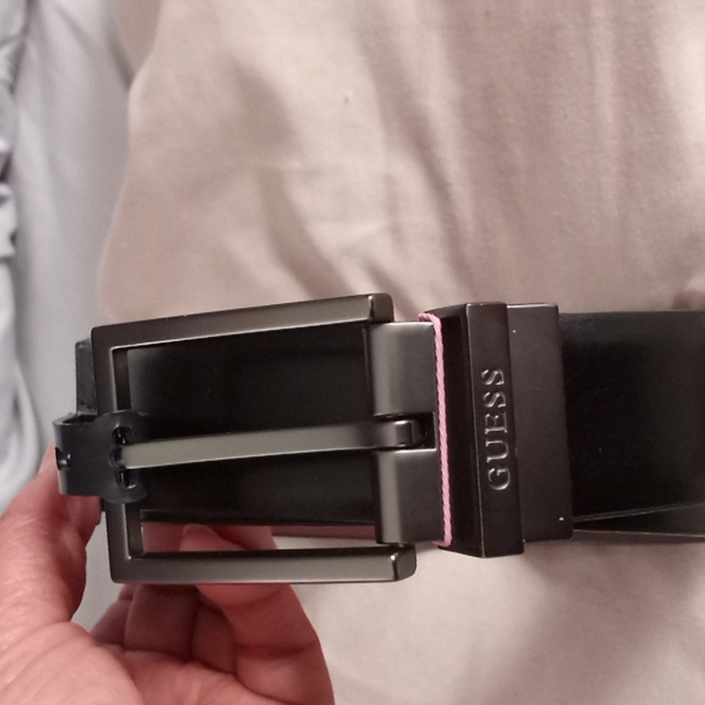 Guess Men's reversible belts